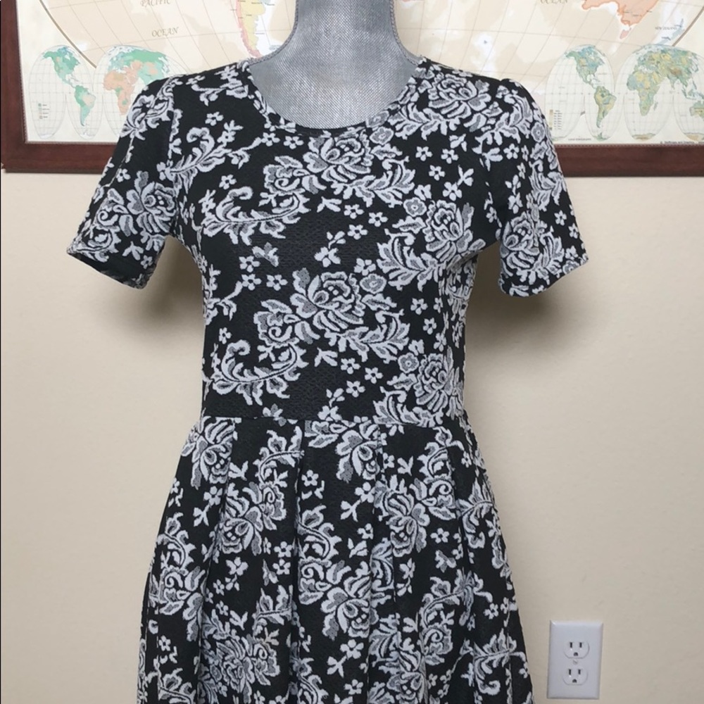 LuLaRoe Amelia - Medium - Beautiful black & white